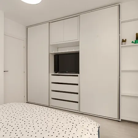 Sophisticated Two-bedroom In Mihai Bravu Apartment *