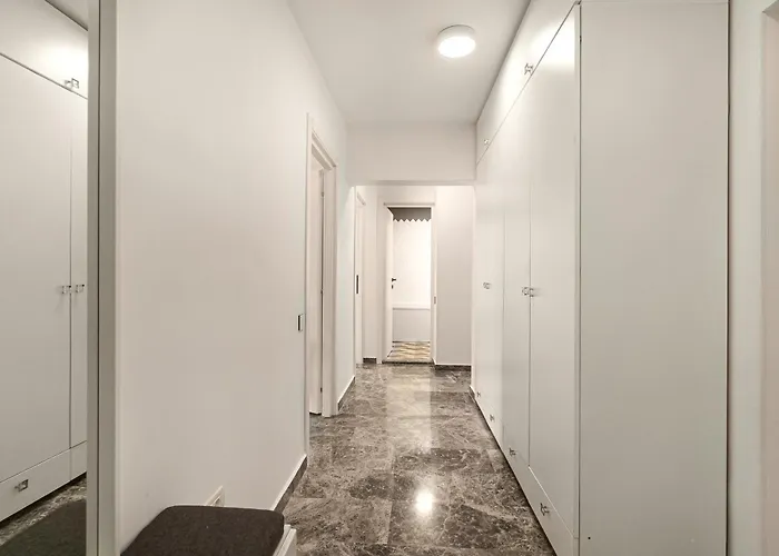 Апартаменти Sophisticated Two-bedroom In Mihai Bravu