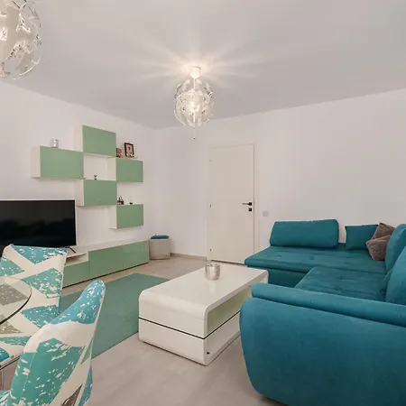 Sophisticated Two-bedroom In Mihai Bravu *